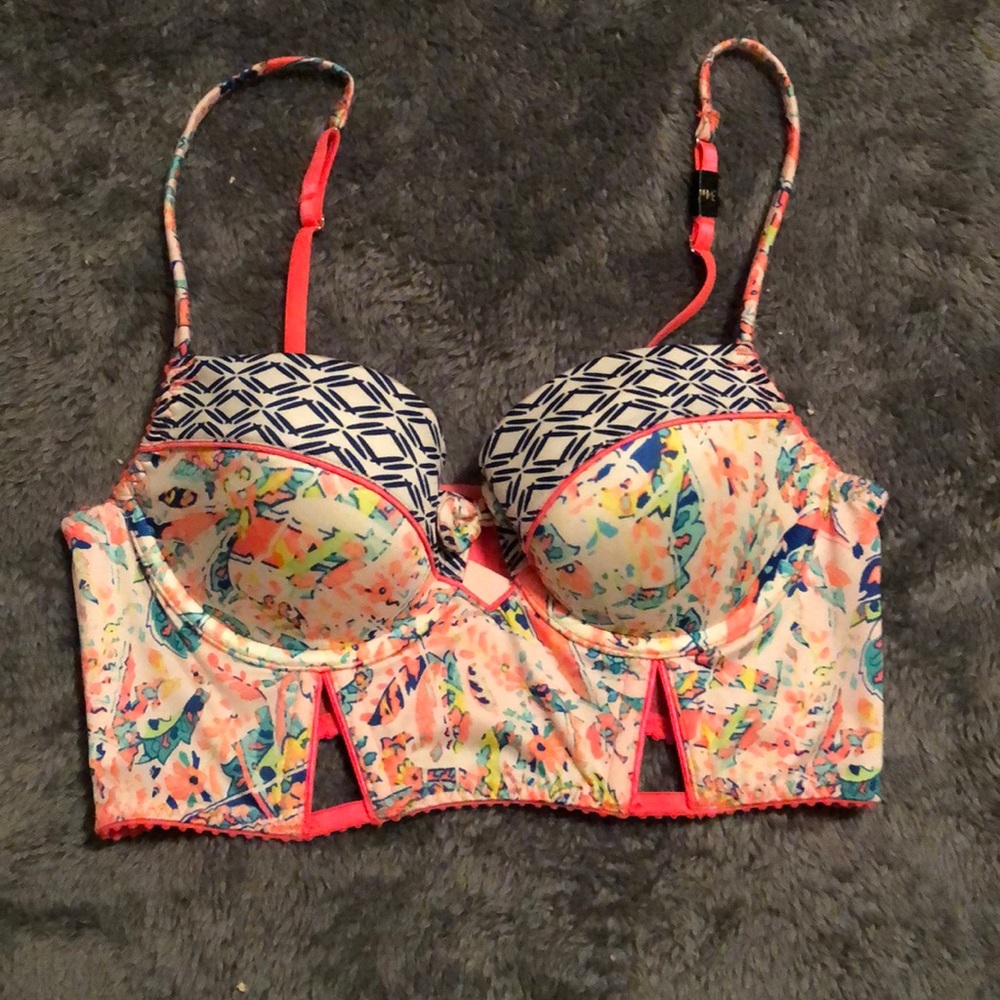 VS crop top